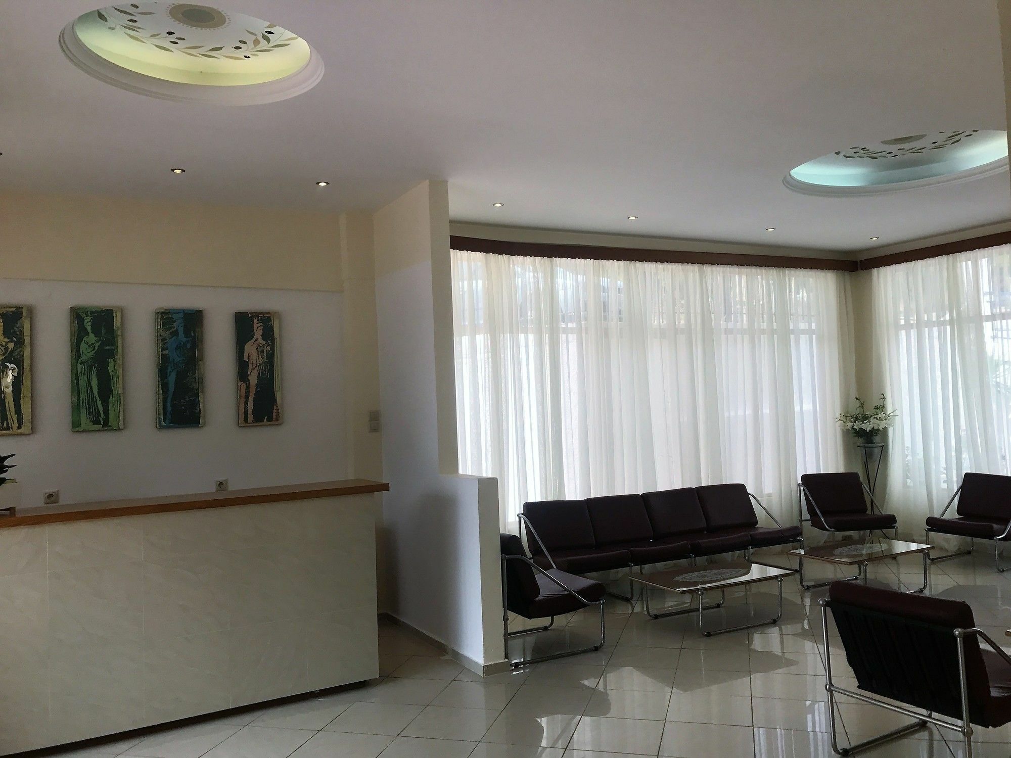 Hotel Karyatides Agia Marina  Екстериор снимка