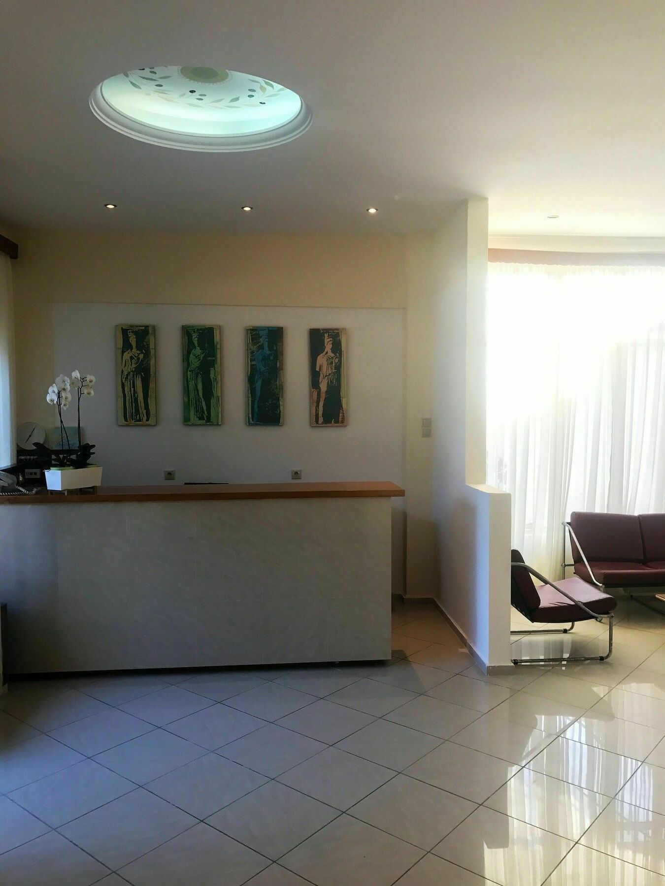 Hotel Karyatides Agia Marina  Екстериор снимка